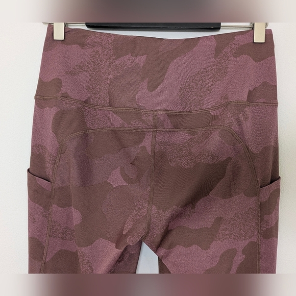 The North Face Women's Luxe Motivation Pocket 7/8 Legging Maroon Camo Large EUC - Picture 6 of 12